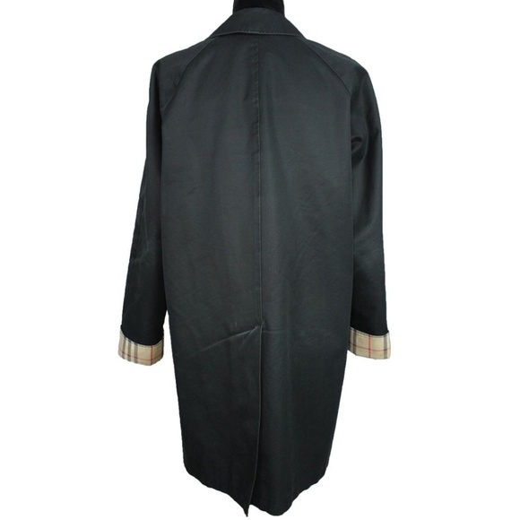 Burberry Black Coat with Plaid Lining - Picture 4 of 6